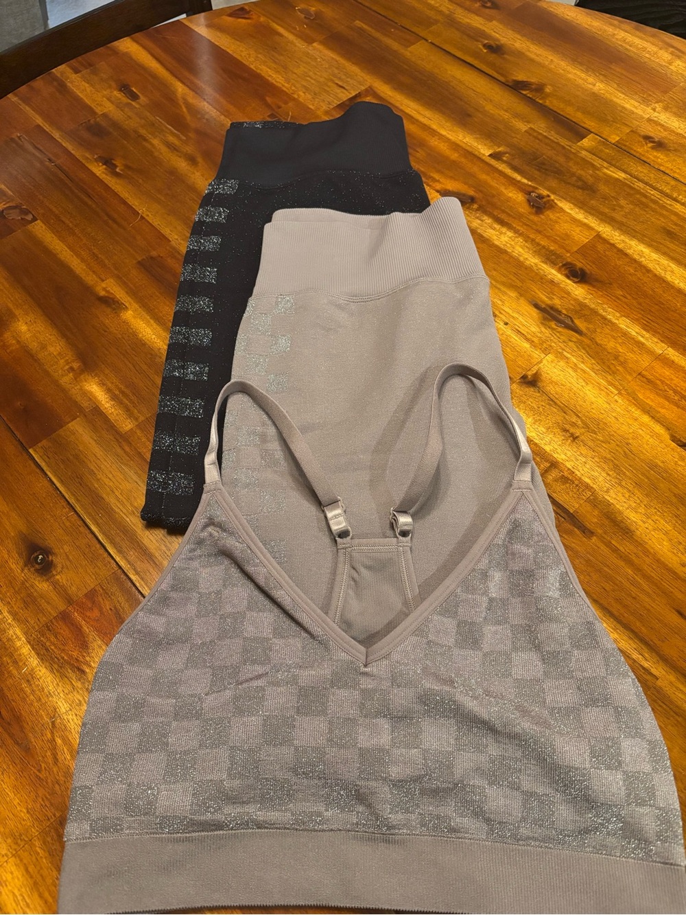 Victoria’s Secret Pink active leggings/sports bra, XL